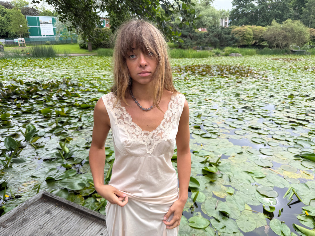 RIVIERA - GREY PEARL NECKLACE