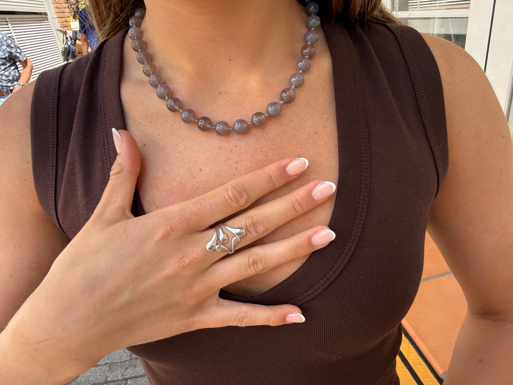 RIVIERA - GREY PEARL NECKLACE