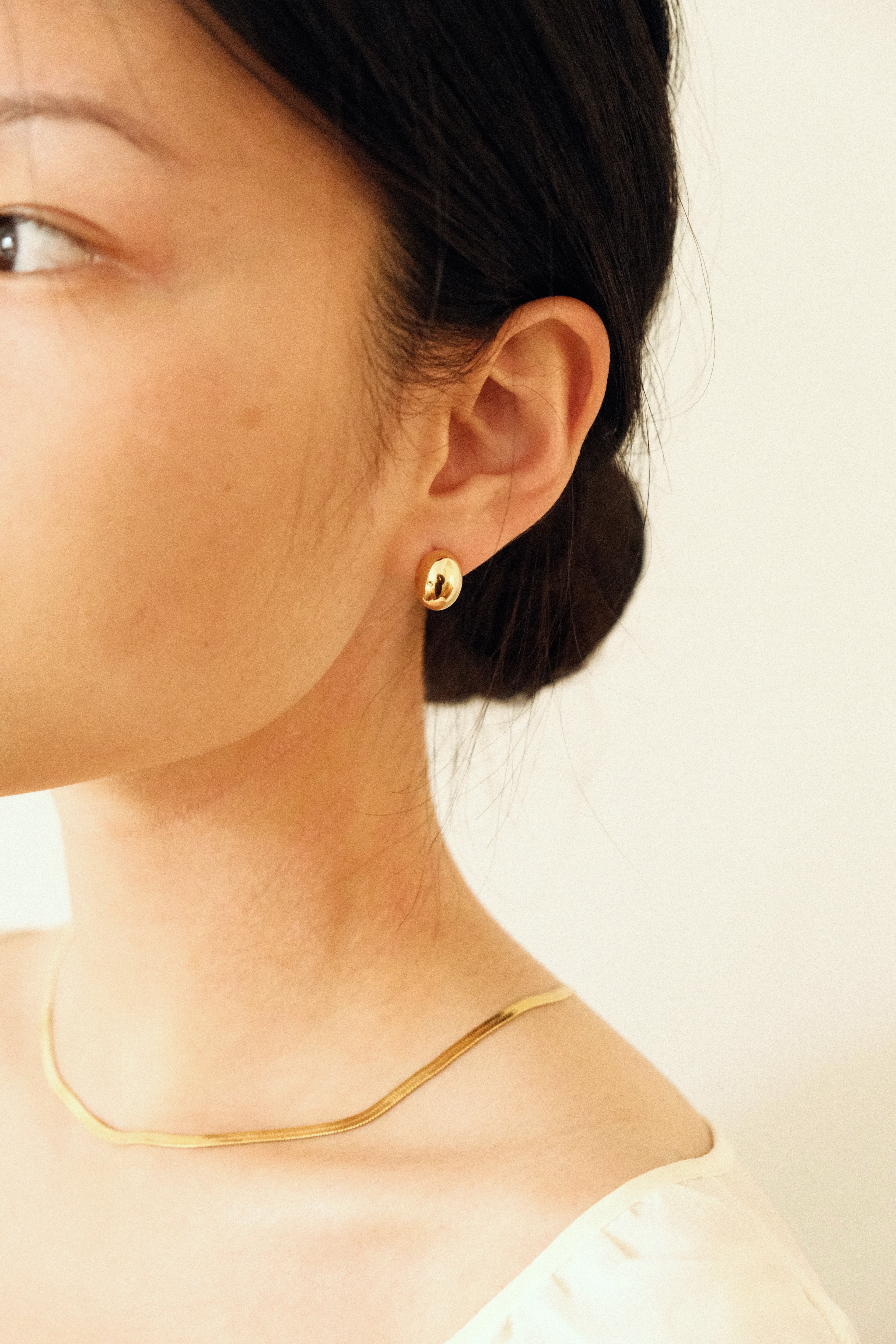 JAPONICA - GOLD ROUND STUD EARRINGS 18K GOLD PLATING WATERPROOF
