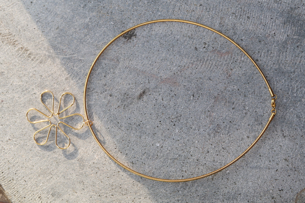 MAGNOLIA - GOLD FLOWER NECKLACE STAINLESS STEEL 18K GOLD PLATING WATERPROOF