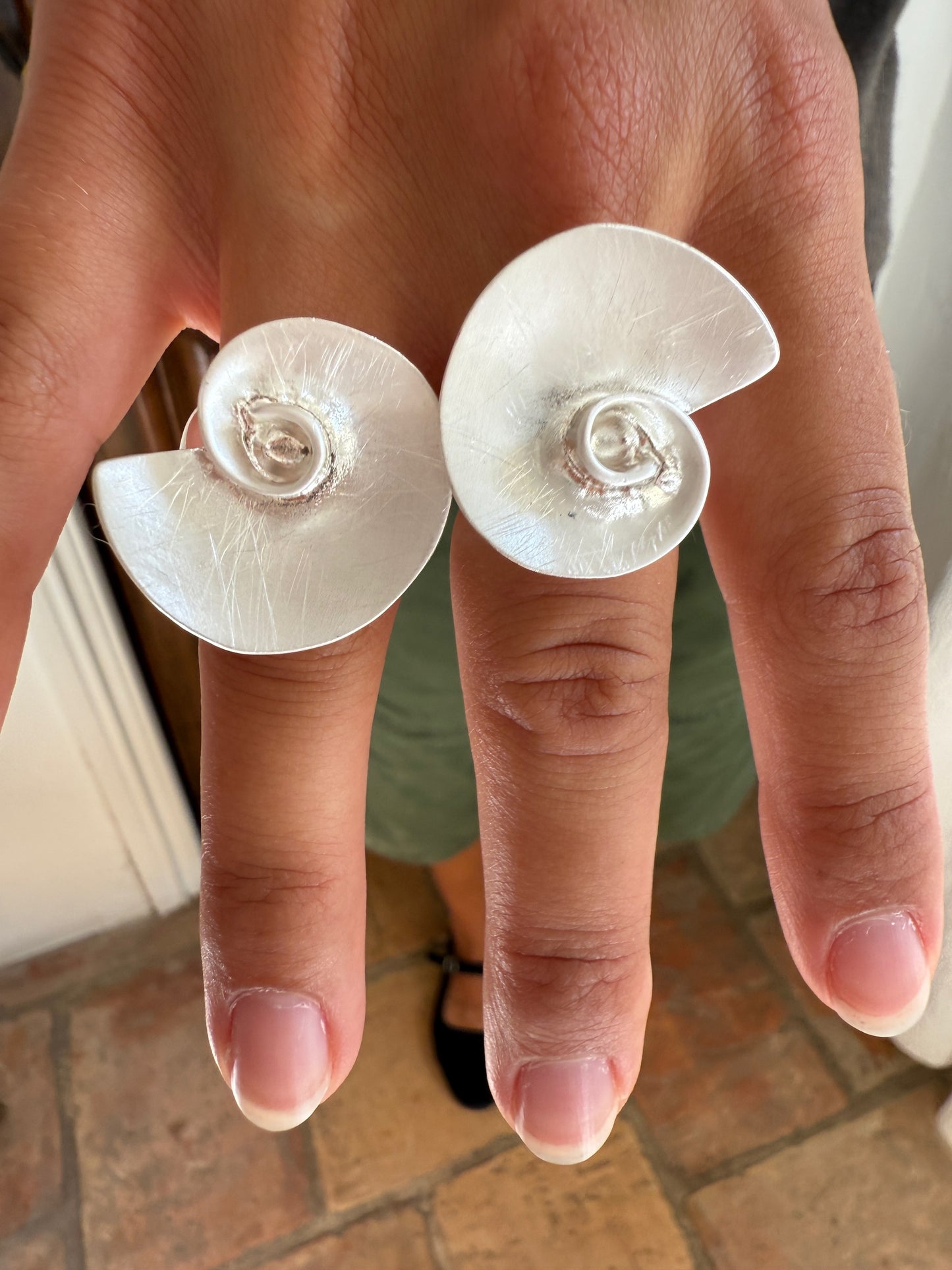 IRIS - SILVER RING INSPIRED BY SHELLS