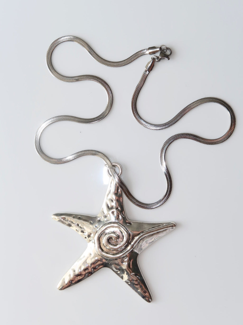 WISTERIA - STATEMENT SILVER STAR NECKLACE SNAKE CHAIN