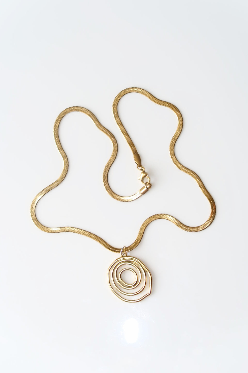 ZINNIA - GOLD SWIRL NECKLACE STAINLESS STEEL 18K GOLD PLATING WATERPROOF
