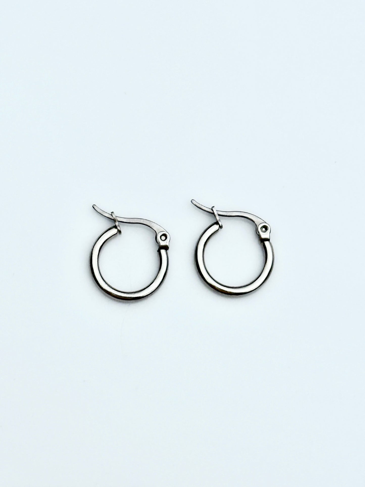 SMALL HOOP EARRINGS