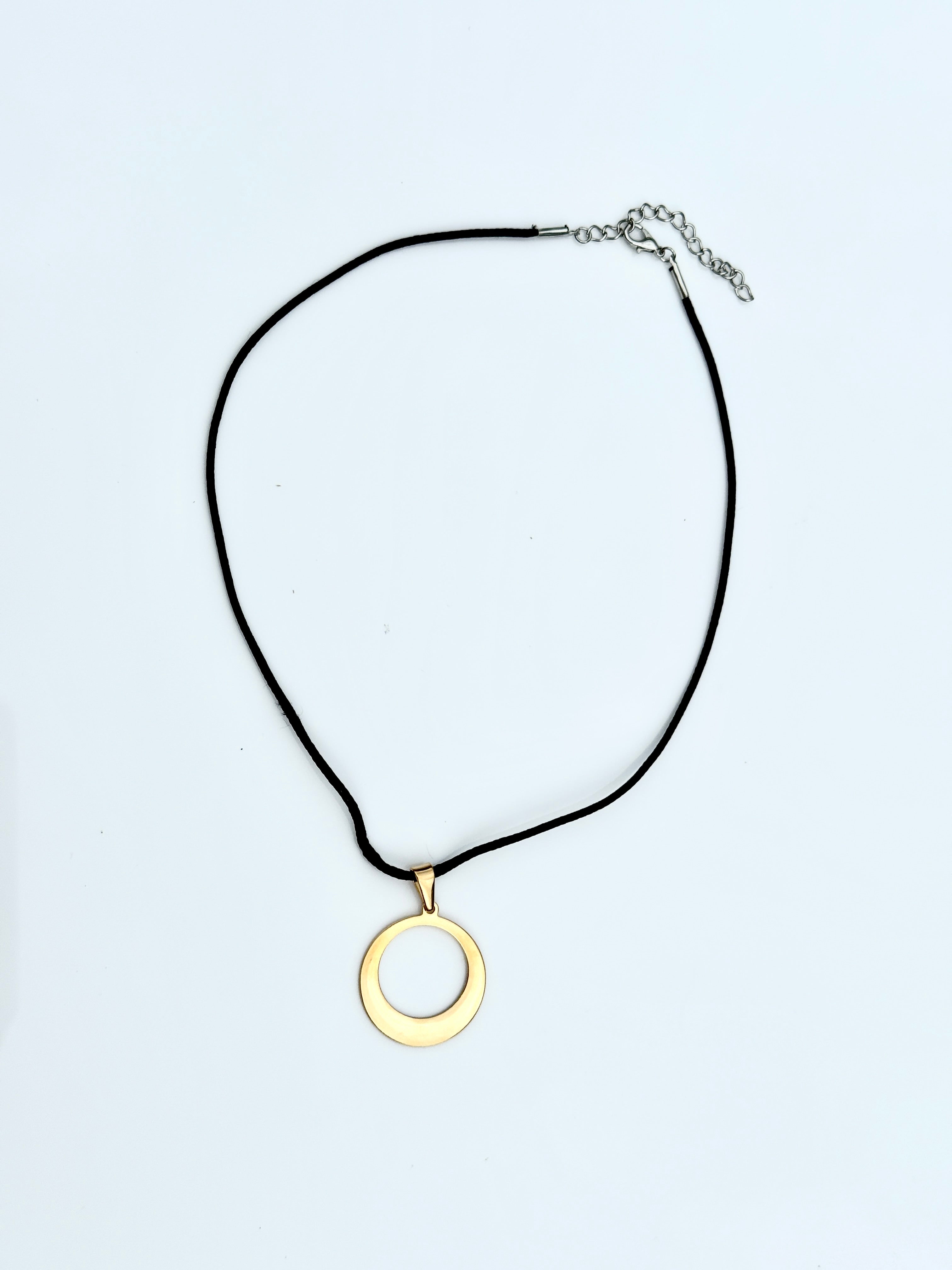 ROUND GOLD NECKLACE