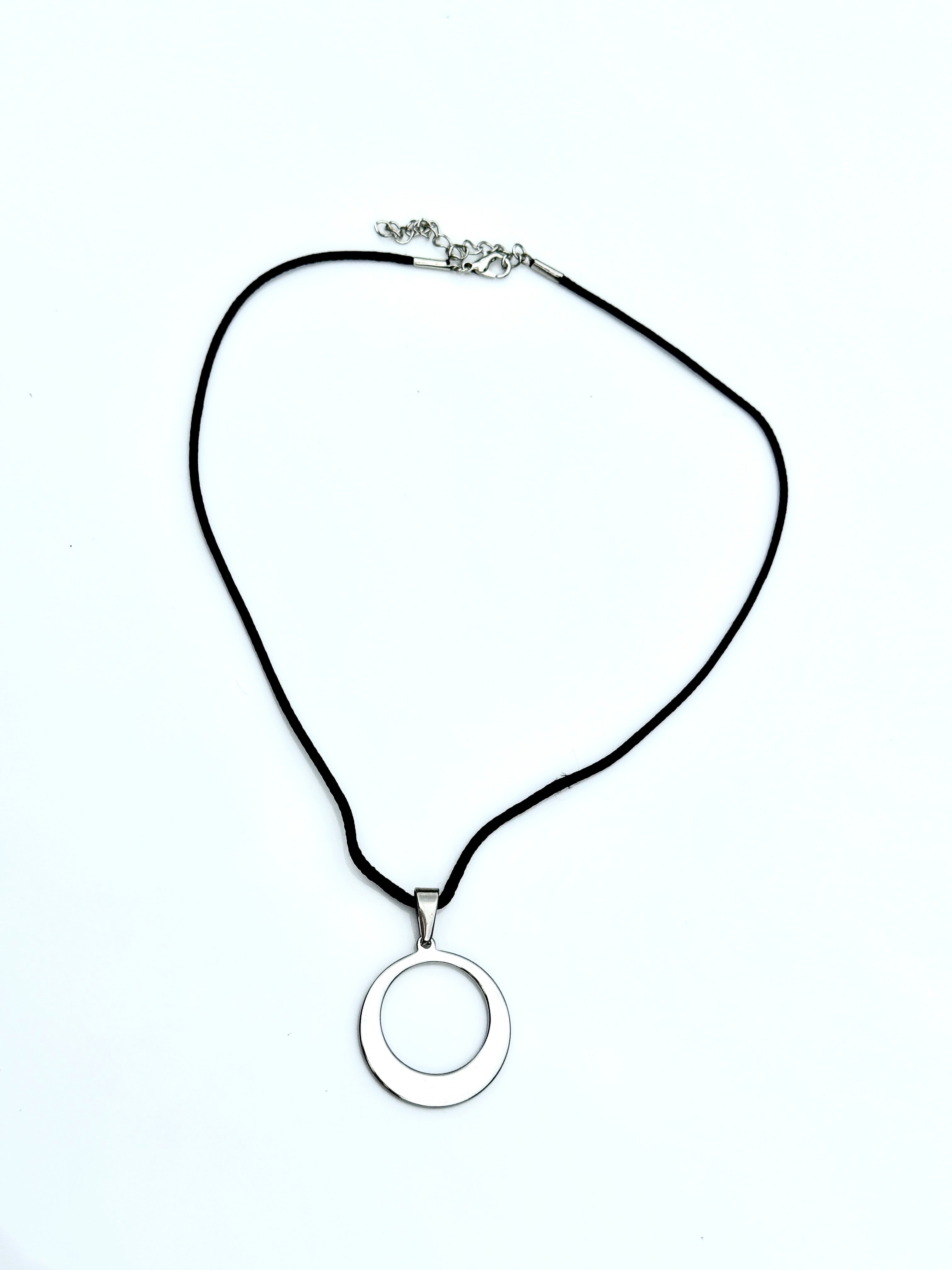 ROUND SILVER NECKLACE
