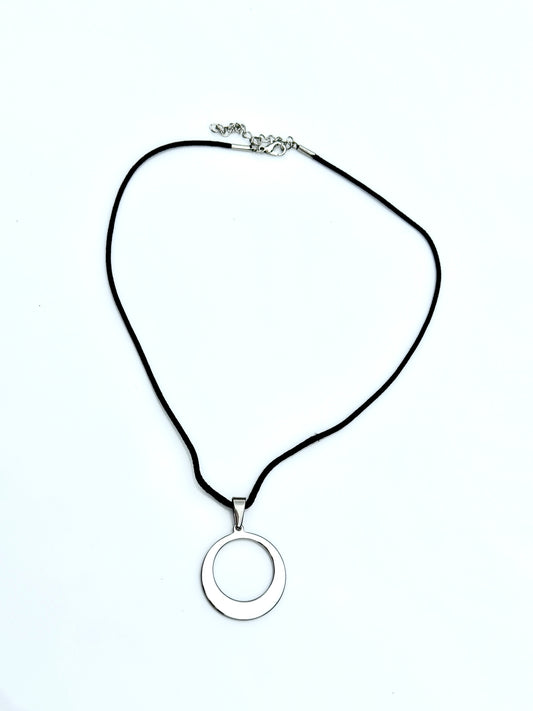 ROUND SILVER NECKLACE