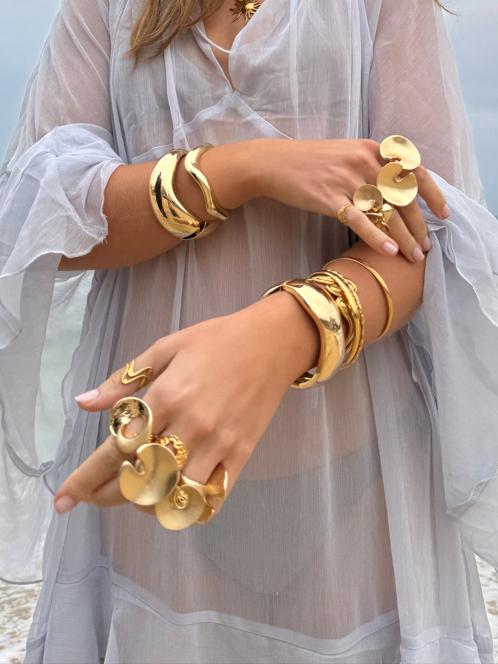 FLOR - GOLD BANGLE STAINLESS STEEL 18K GOLD PLATING WATERPROOF