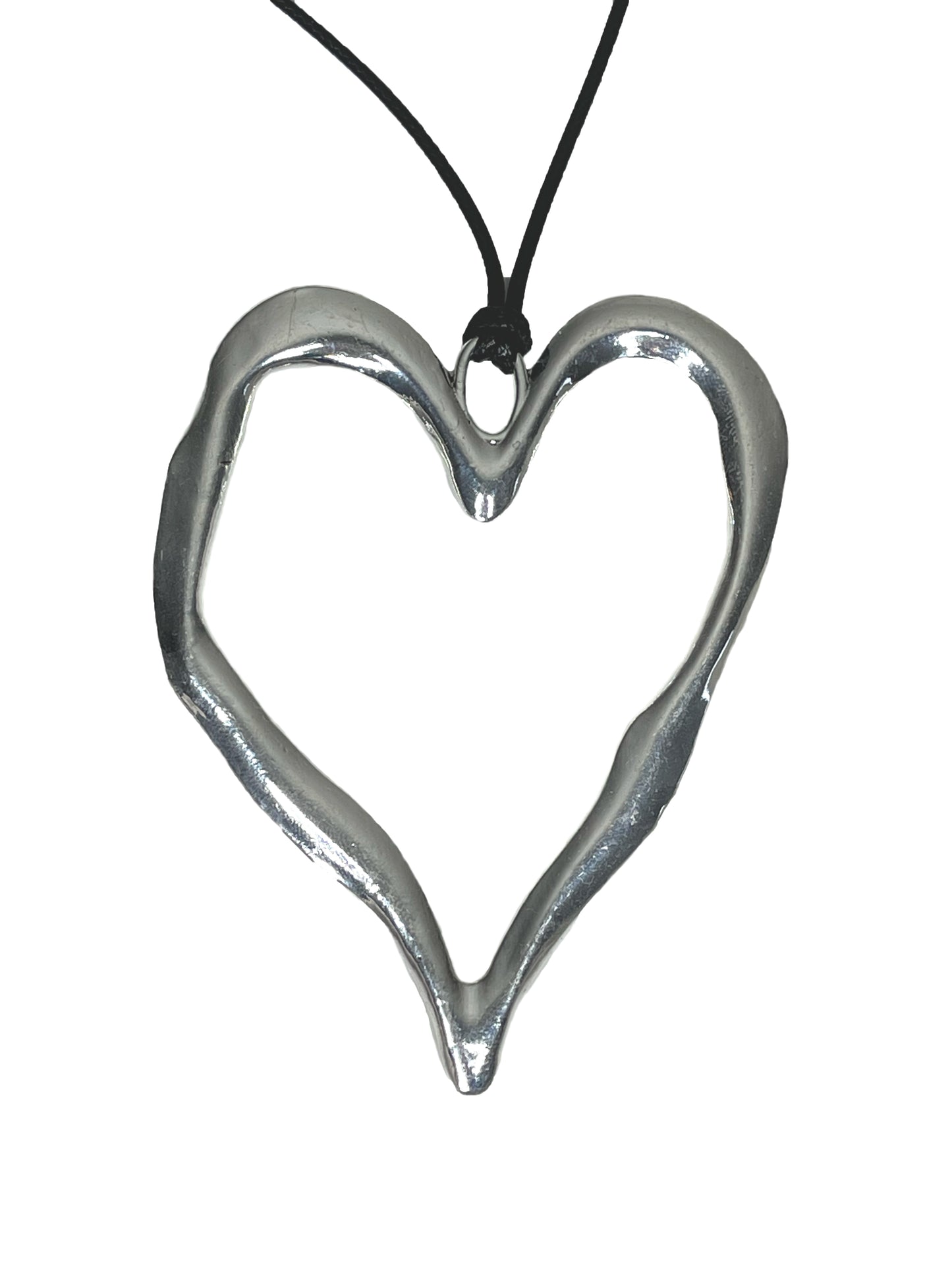 DEFECT LAVENDER - STATEMENT HEART NECKLACE IN SILVER